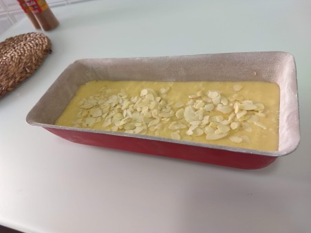 Bizcocho de pasas y almendras