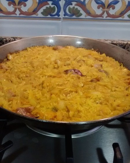 Paella de bacalao