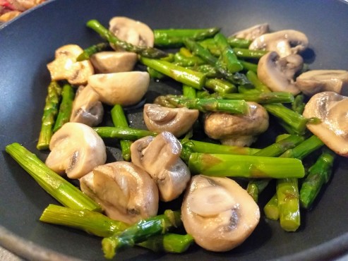 salteado de espárragos trigueros