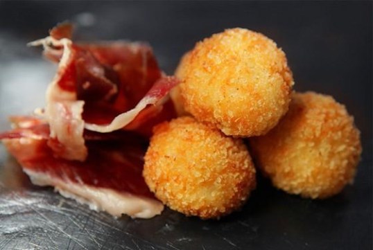 Croquetas de jamón ibérico