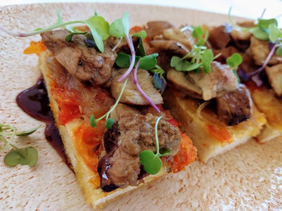  Foccacia de pomodoro, boletus y foie
