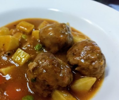 Guiso de albóndigas