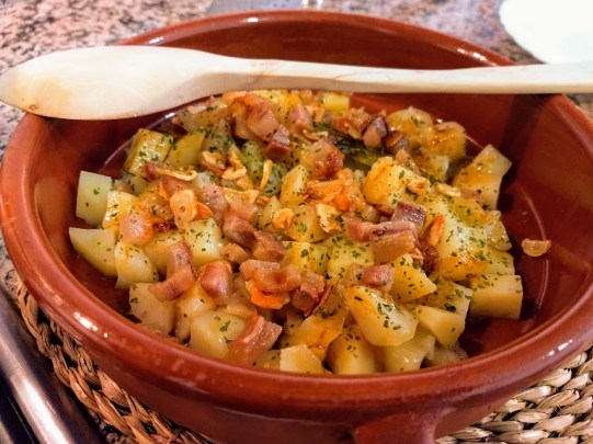 Patatas revolconas cuchara